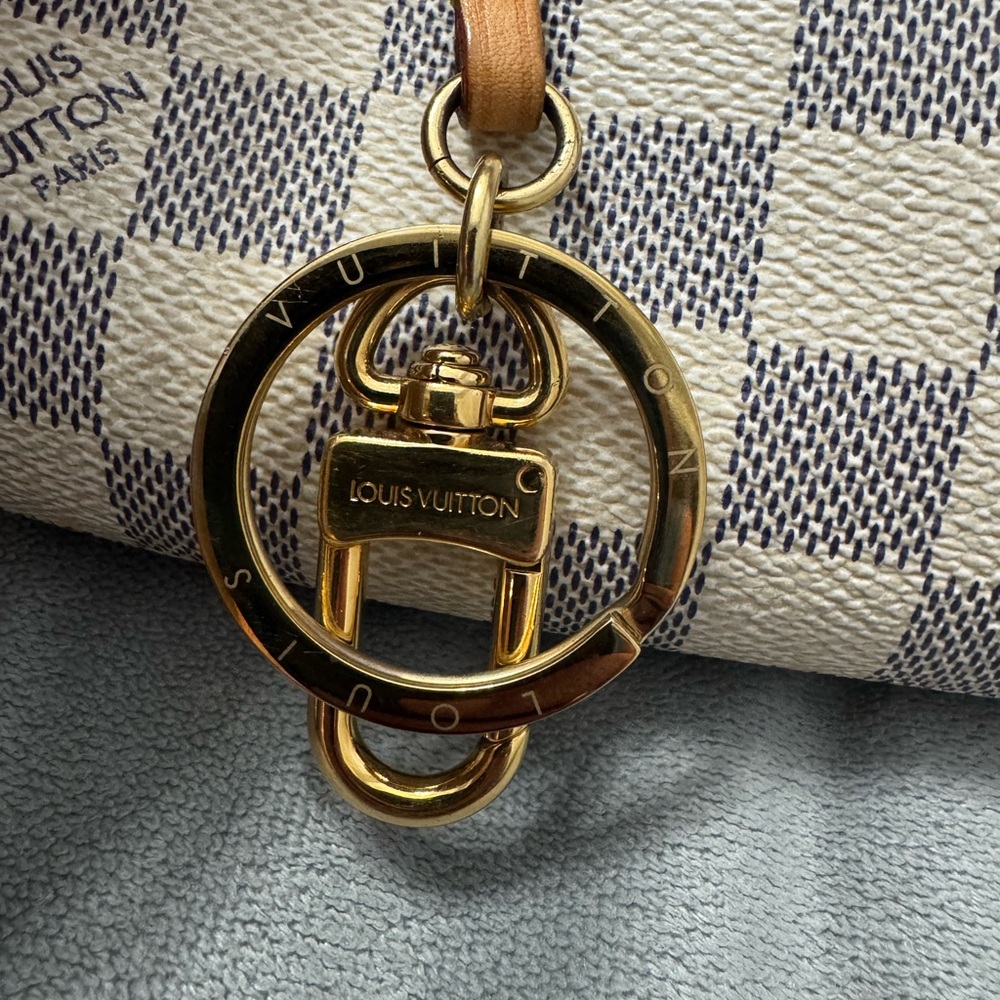 Authentic Louis Vuitton Artsy Damier Azur MM - Picture 12 of 15